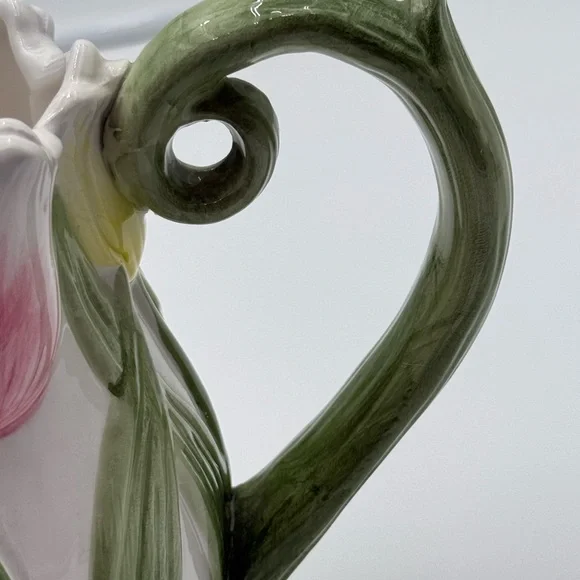 Floral Ceramic Vase with Multicolor Tulip Design - Picture 11 of 16